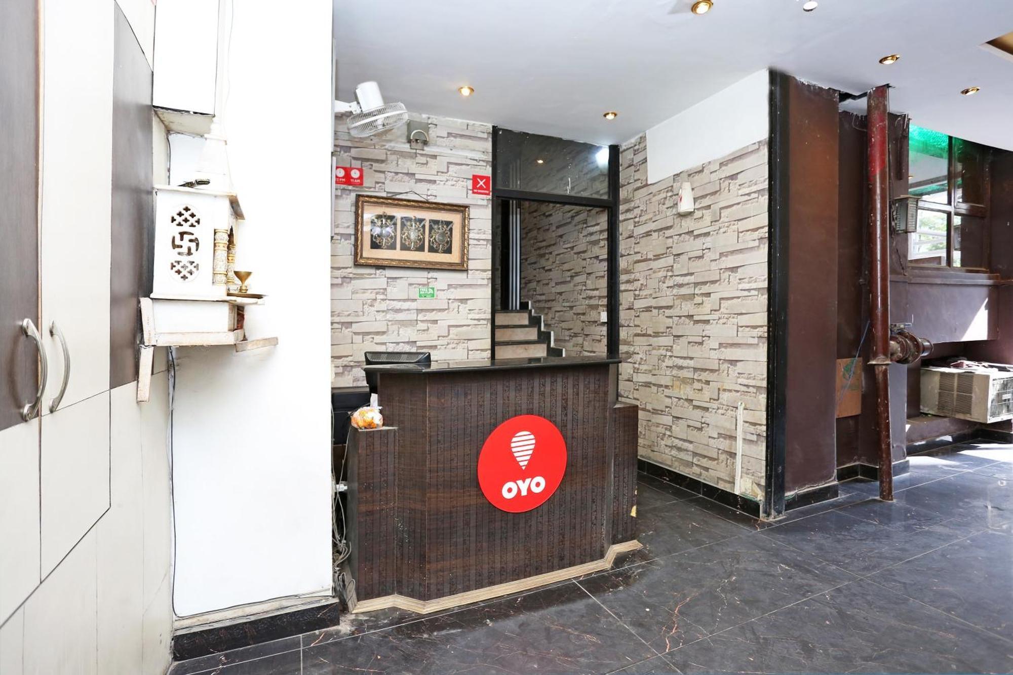 Oyo Flagship Hotel F Five نيودلهي المظهر الخارجي الصورة