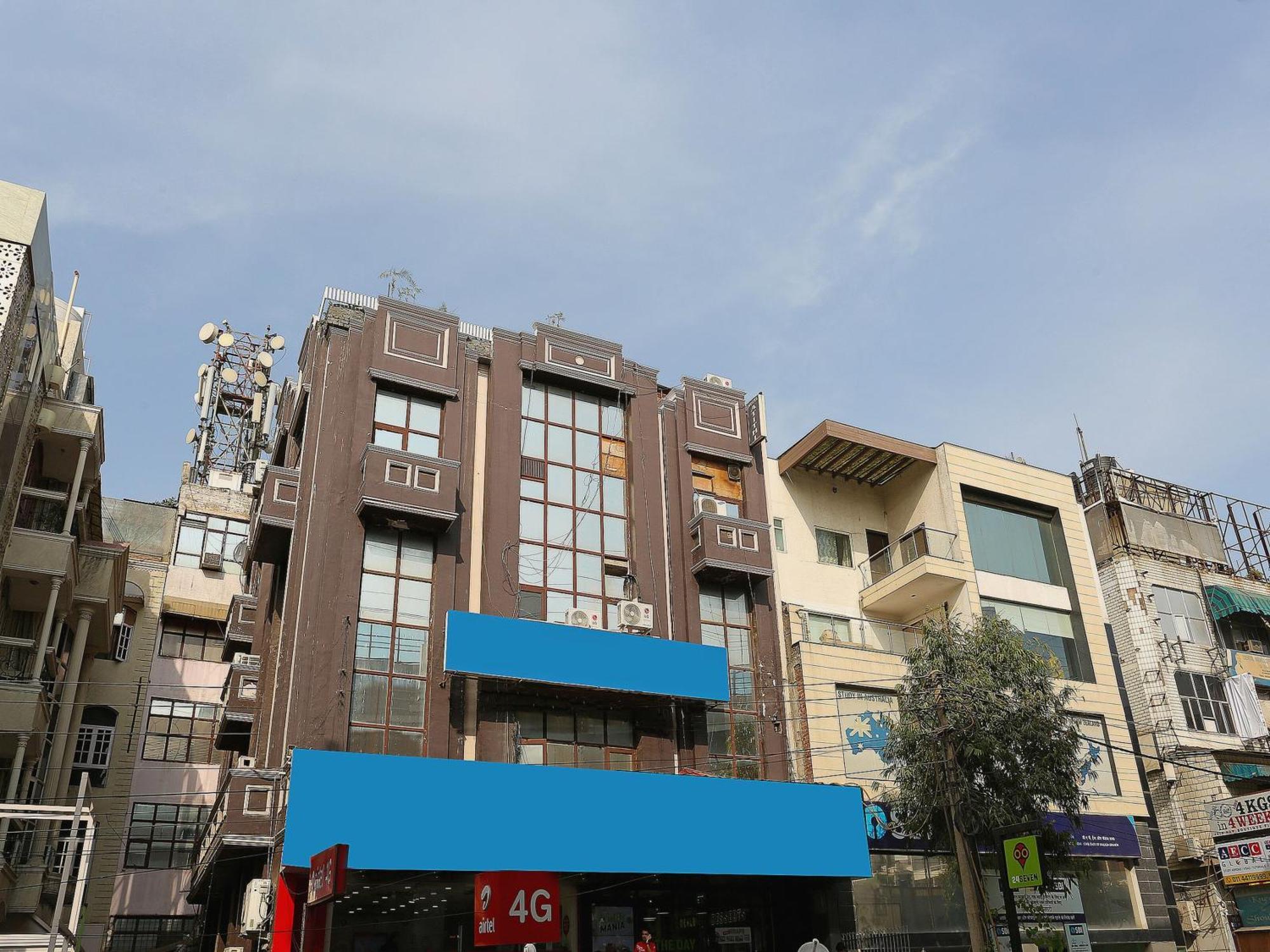 Oyo Flagship Hotel F Five نيودلهي المظهر الخارجي الصورة